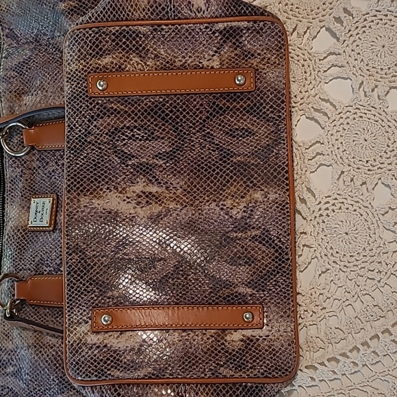 GUC Huge Snakeskin Dooney and Burke bag! - Picture 2 of 8
